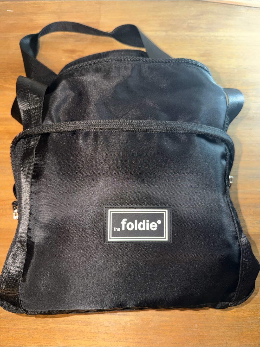 The Foldie Black Men's Messenger Crossbody - Picture 2 of 4